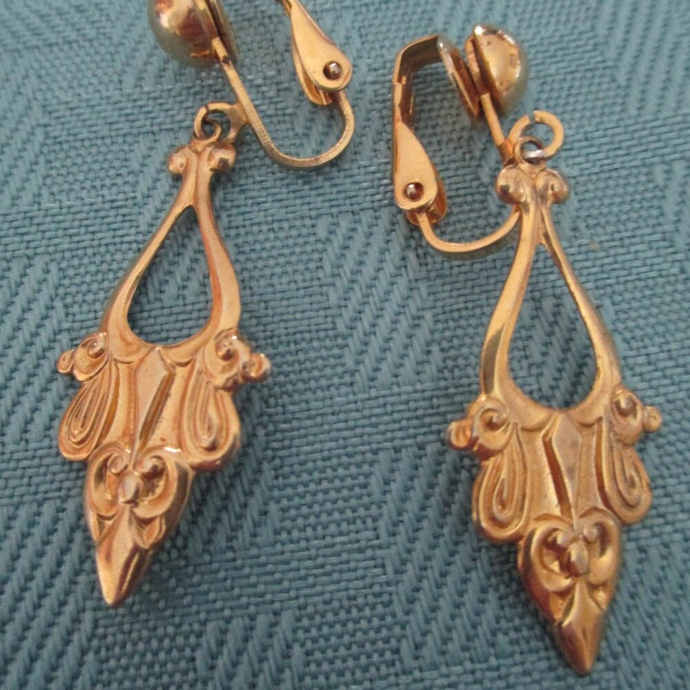 Vintage Goldtone Clip-On Dangle Earrings